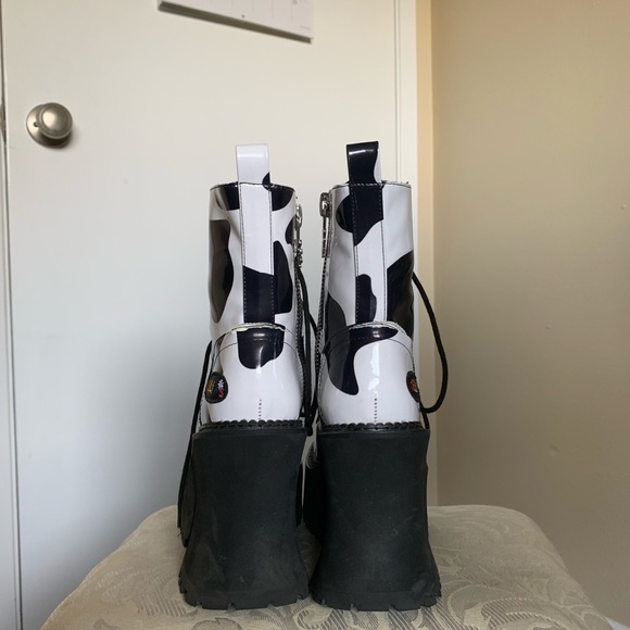 SOLD OUT dELiA*s Animal Behavior Platform Boots - Picture 2 of 4